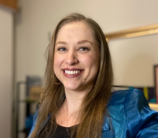 Mariane Kraviski é mestre em Educação e Novas Tecnologias e professora da Área de Educação, da Escola Superior de Educação, do Centro Universitário Internacional Uninter