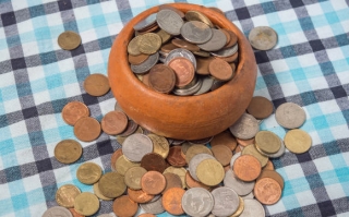 Use um esmalte para restaurar as cerÃƒÆ’Ã‚Â¢micas (Foto: Shutterstock)