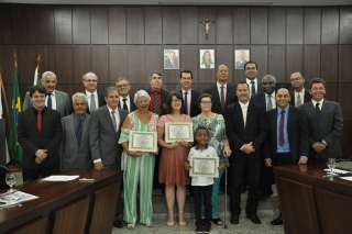 Receberam a homenagem Maria Aparecida Pinheiro Silva, Maria Reny de Brito e Vânia Maria Bebete Bastos Mayrink