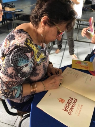 A festa contou com a participaÃƒÆ’Ã‚Â§ÃƒÆ’Ã‚Â£o da autora ÃƒÂ¢Ã¢â€šÂ¬Ã…â€œNeusa SorrentiÃƒÂ¢Ã¢â€šÂ¬Ã‚Â que integrou o projeto literÃƒÆ’Ã‚Â¡rio da escola