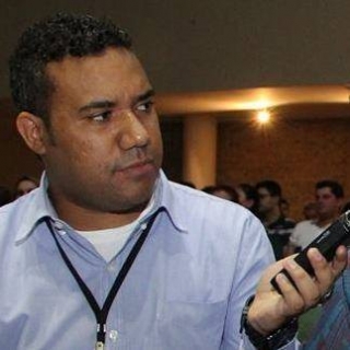 Ulisses Nascimento, Jornalista e especialista em Marketing Político