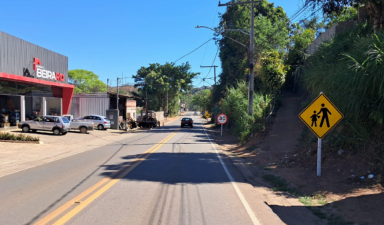DER instala redutores de velocidade e nova sinalização na MG-123, em Rio Piracicaba(Foto: Divulgao/CMRP)