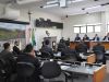 Djalma Bastos e gerente do Posto de Identificação participam de reunião da Câmara de Itabira(Foto: Maria Tereza Bicalho/AcomCMJM)
