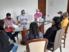 Dr. Laércio recebe abaixo-assinado com pedido de melhoria em iluminação(Foto: Divulgao/AcomPMJM)